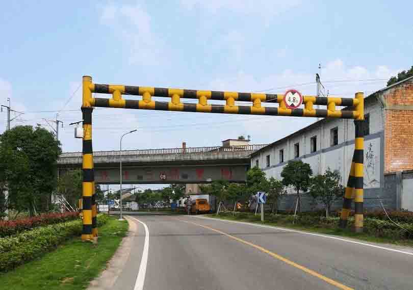 遂宁铁路限高架